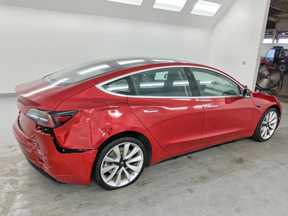 50707666 :رقم المزاد ، 5YJ3E1EA0JF048753 vin ، 2018 Tesla Model 3 مزاد بيع