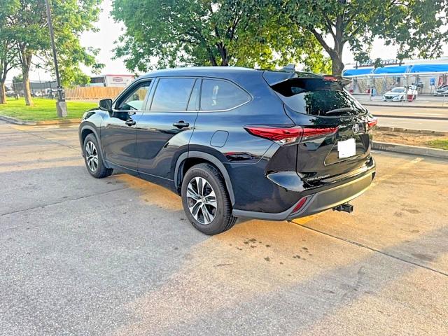 Aukcja sprzedaży 2022 Toyota Highlander, vin: 5TDGZRAHXNS555782, numer aukcji: 52268966
