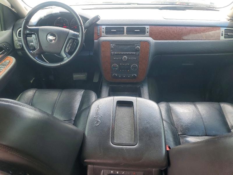53985436 :رقم المزاد ، 3GNFK16388G199261 vin ، 2008 Chevrolet Suburban مزاد بيع