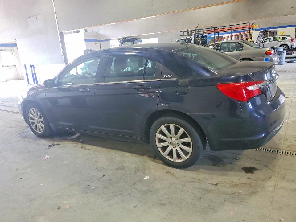 53568636 :رقم المزاد ، 1C3BC1FG2BN525419 vin ، 2011 Chrysler 200 مزاد بيع