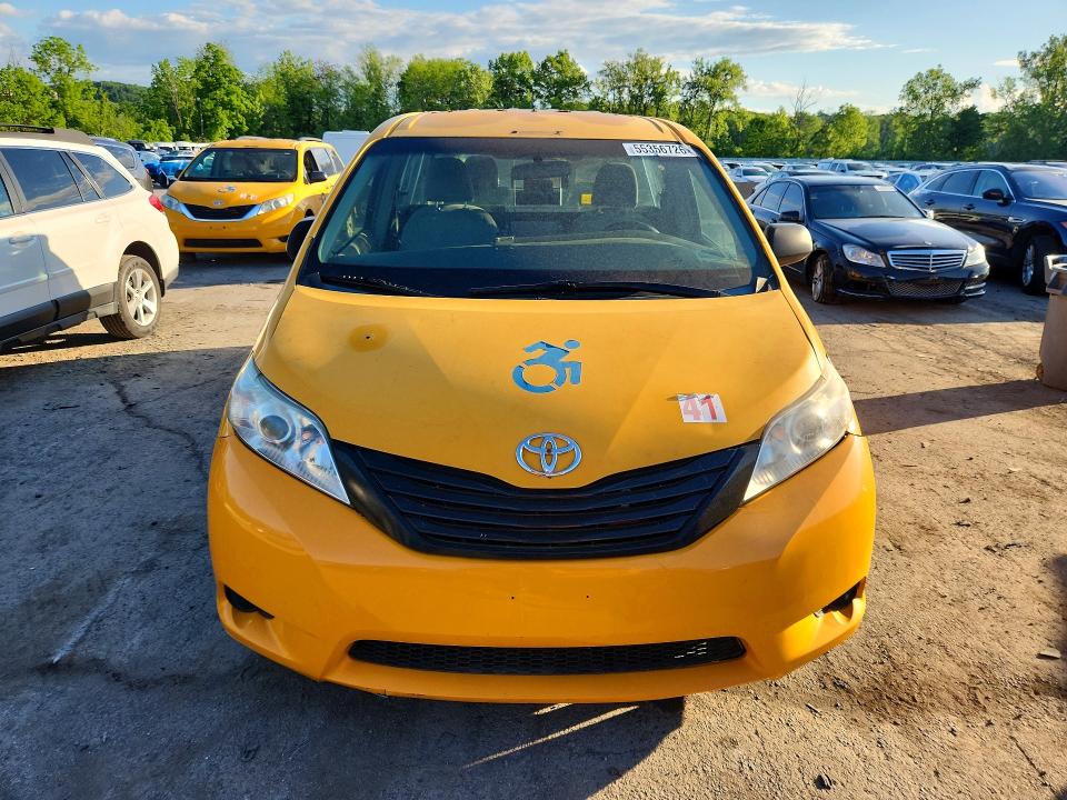 55356726 :رقم المزاد ، 5TDZK3DC8GS701187 vin ، 2016 Toyota Sienna مزاد بيع