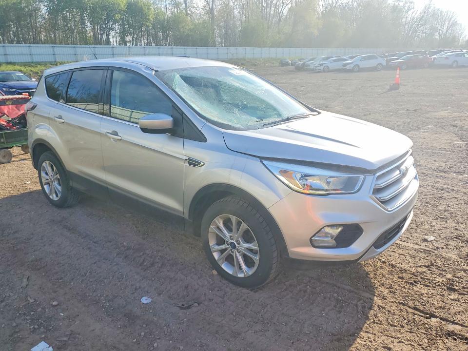 Продажа на аукционе авто 2017 Ford Escape, vin: 1FMCU9GD6HUB01638, номер лота: 52340776