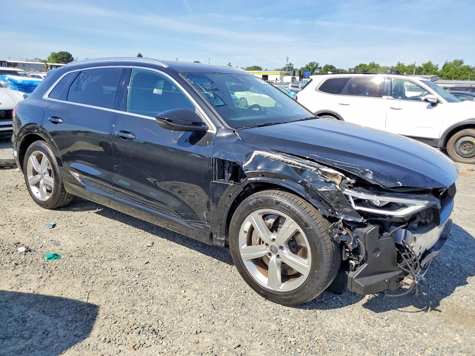 Продаж на аукціоні авто 2019 Audi E-tron, vin: WA1VABGE6KB020531, номер лоту: 53178406