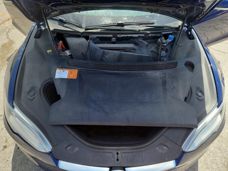 Продажа на аукционе авто 2018 Tesla Model S, vin: 5YJSA1E20JF243493, номер лота: 51999736
