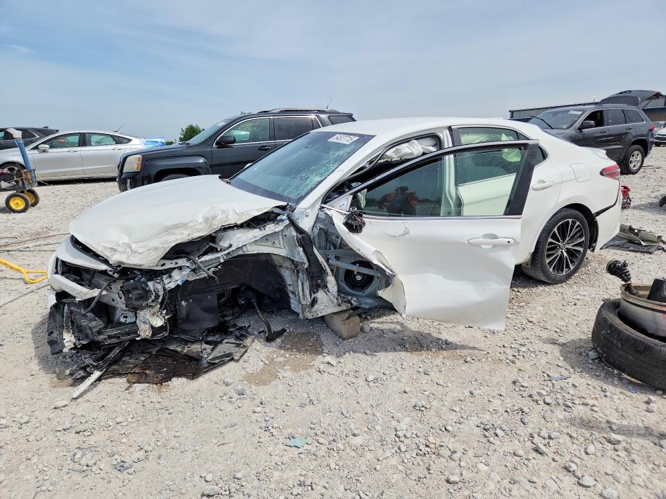 54607716 :رقم المزاد ، JTNB11HK5J3022394 vin ، 2018 Toyota Camry مزاد بيع