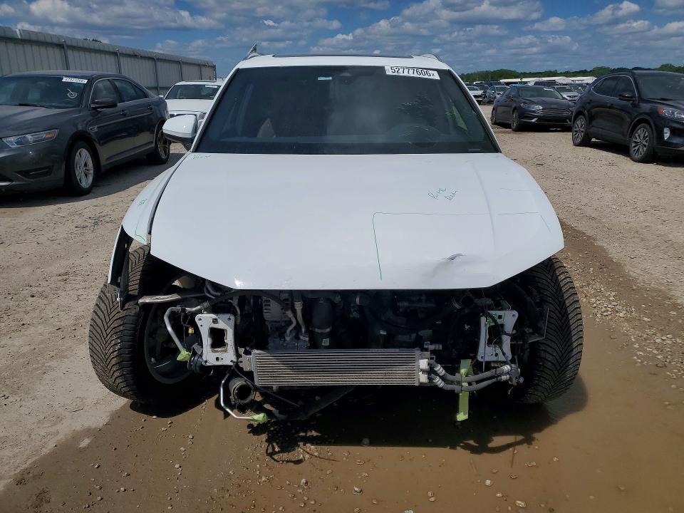52777606 :رقم المزاد ، WA1DECF38M1142239 vin ، 2021 Audi Q3 مزاد بيع