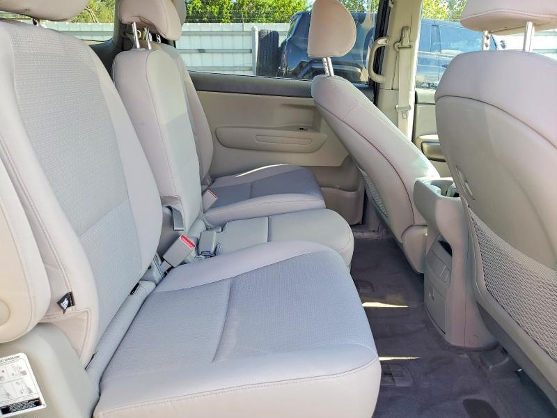 2017 Kia Sedona მანქანა იყიდება აუქციონზე, vin: KNDMB5C12H6306381, აუქციონის ნომერი: 53576636