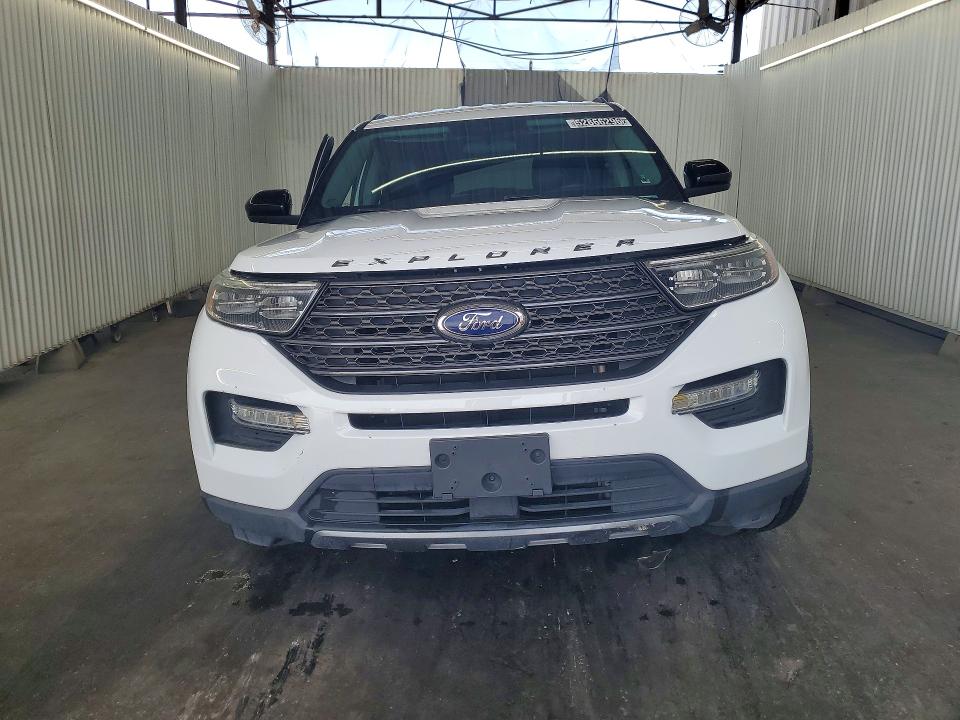Продажа на аукционе авто 2023 Ford Explorer, vin: 1FMSK7DH4PGB75490, номер лота: 52866296