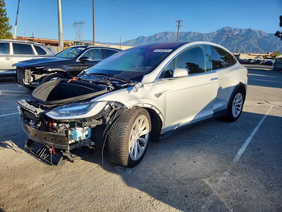 Продаж на аукціоні авто 2016 Tesla Model X, vin: 5YJXCAE24GF019426, номер лоту: 52569676