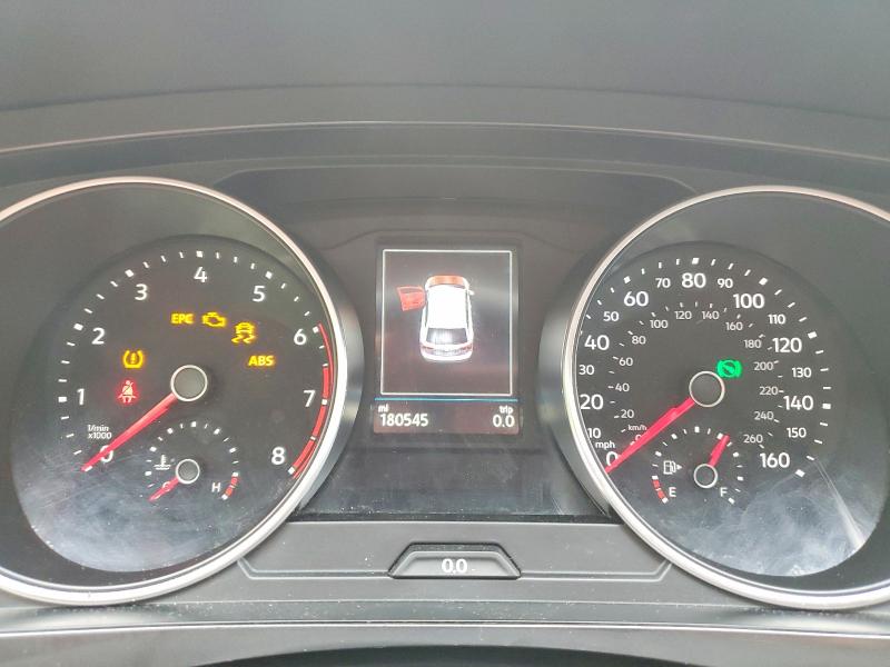 54626216 :رقم المزاد ، 3VV1B7AX7JM037582 vin ، 2018 Volkswagen Tiguan مزاد بيع