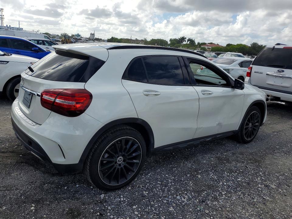 54066156 :رقم المزاد ، WDCTG4EB0JJ406859 vin ، 2018 Mercedes-benz Gla مزاد بيع