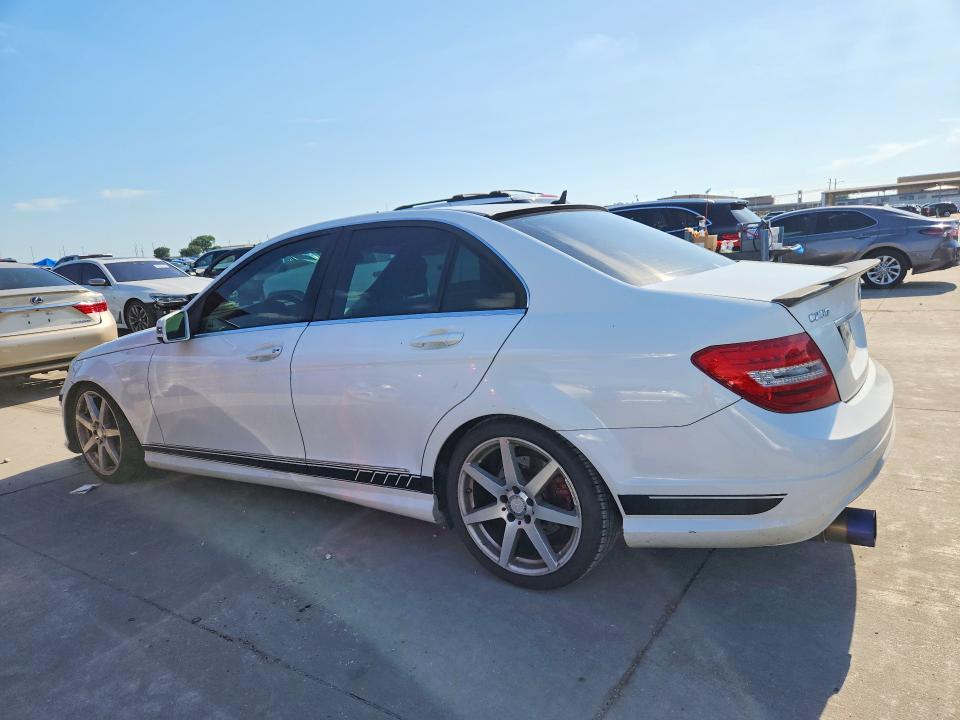 55634436 :رقم المزاد ، WDDGF4HB4ER314561 vin ، 2014 Mercedes-benz C مزاد بيع