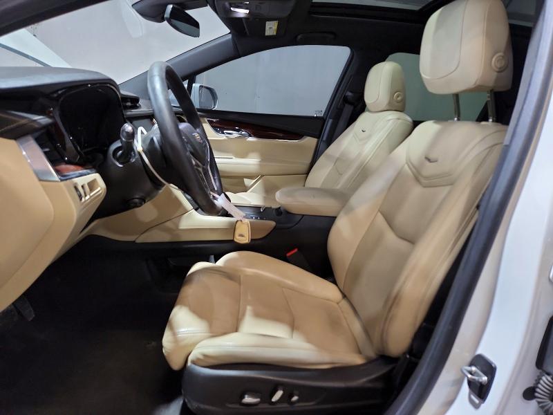 53548696 :رقم المزاد ، 1GYKNDRS2HZ106070 vin ، 2017 Cadillac Xt5 مزاد بيع