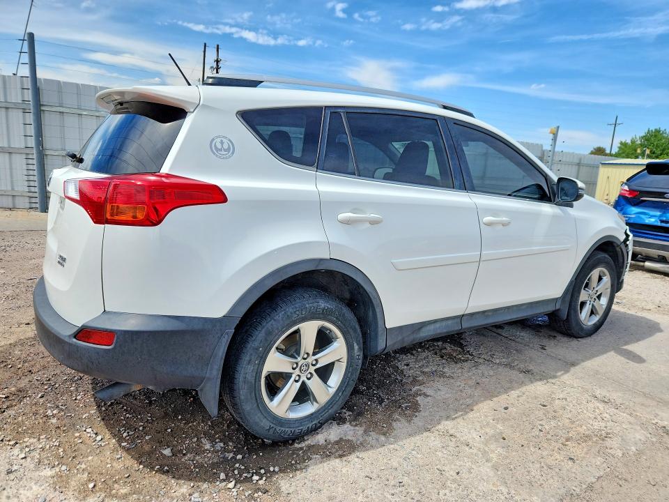 2015 Toyota Rav4 მანქანა იყიდება აუქციონზე, vin: JTMRFREV1FD117179, აუქციონის ნომერი: 54726026