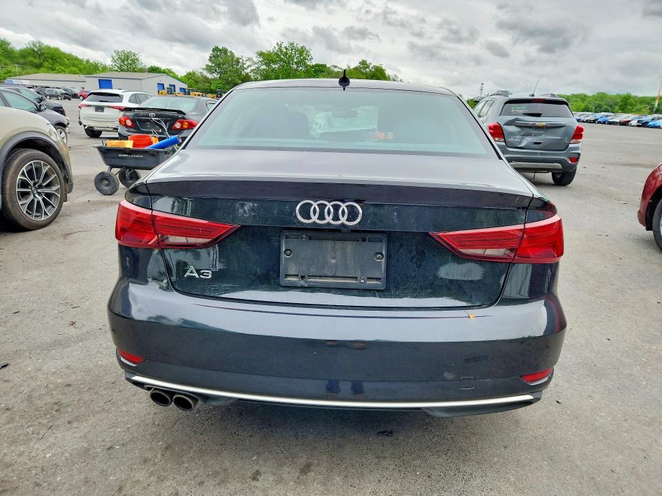 Продажа на аукционе авто 2018 Audi A3, vin: WAUAUGFF6J1045871, номер лота: 54779286