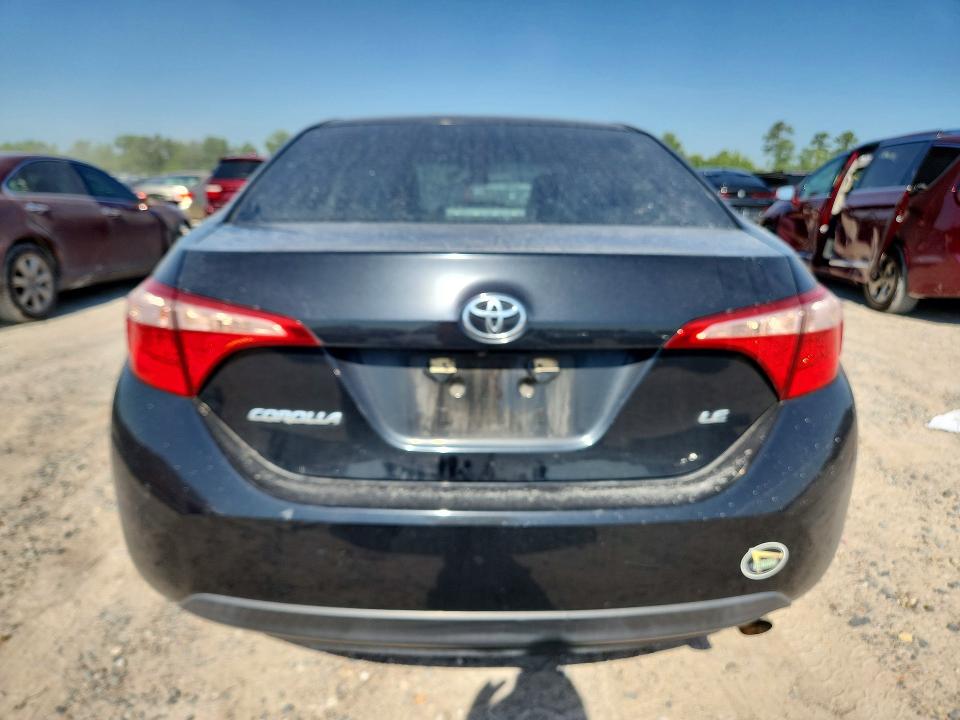 53744006 :رقم المزاد ، 5YFBURHE5JP762166 vin ، 2018 Toyota Corolla مزاد بيع