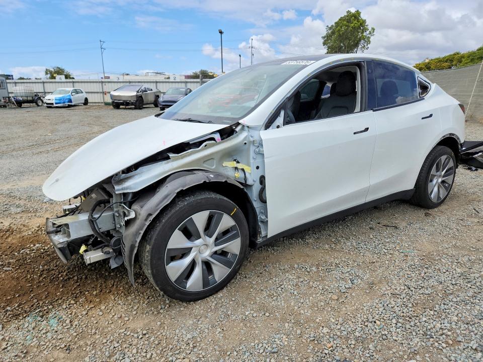 53756576 :رقم المزاد ، 7SAYGDEE7NF445986 vin ، 2022 Tesla Model Y مزاد بيع
