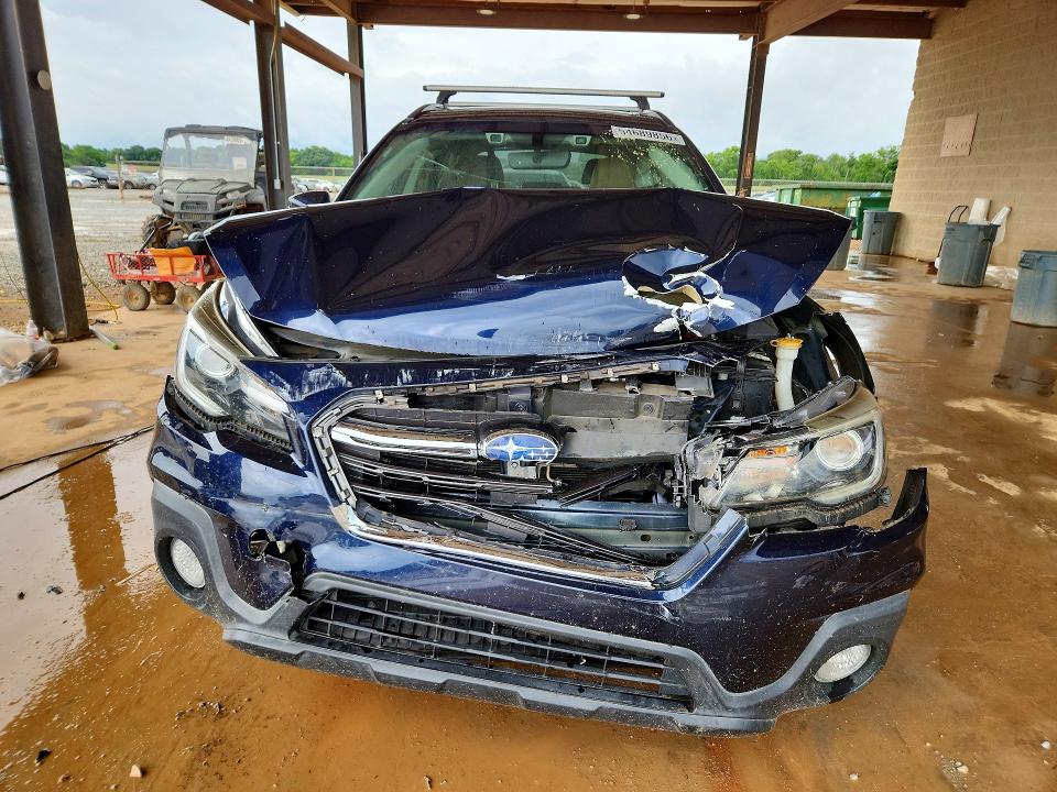 54689856 :رقم المزاد ، 4S4BSATC1J3395297 vin ، 2018 Subaru Outback مزاد بيع