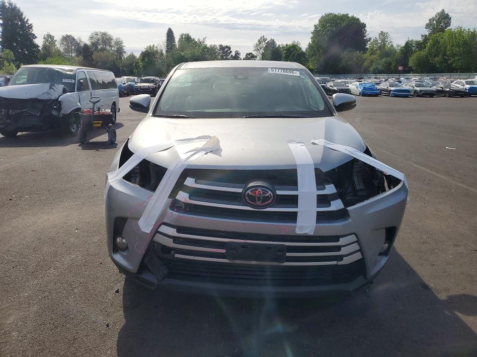 2018 Toyota Highlander მანქანა იყიდება აუქციონზე, vin: 5TDBZRFH3JS865513, აუქციონის ნომერი: 51778696
