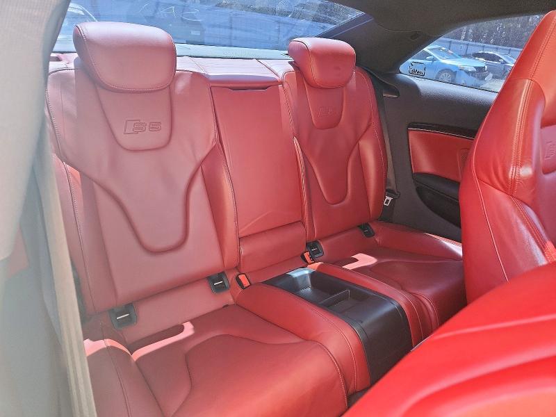 52850226 :رقم المزاد ، WAURV78T49A001334 vin ، 2009 Audi S5 مزاد بيع