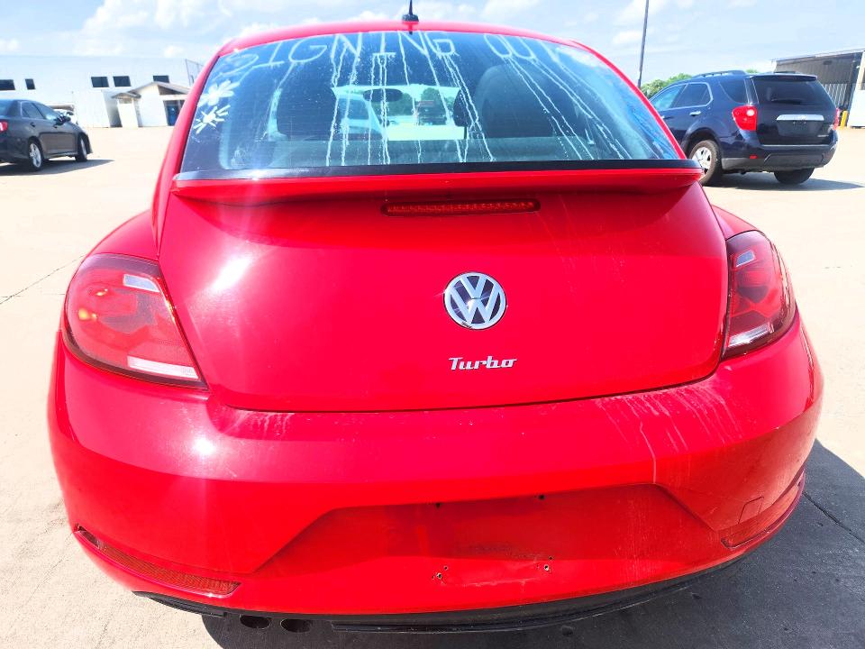 55106776 :رقم المزاد ، 3VWFD7AT6KM712199 vin ، 2019 Volkswagen Beetle مزاد بيع