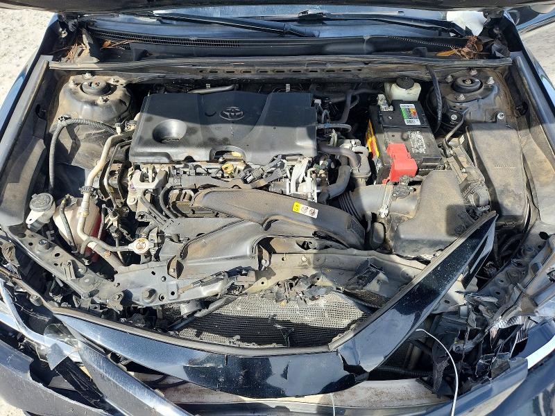 55010736 :رقم المزاد ، 4T1B11HK2JU629671 vin ، 2018 Toyota Camry مزاد بيع