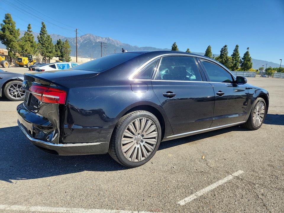 53055836 :رقم المزاد ، WAU3GAFD6FN010582 vin ، 2015 Audi A8 مزاد بيع