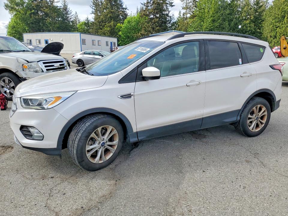 Auction sale of the 2017 Ford Escape, vin: 1FMCU9GD3HUB32829, lot number: 53116696