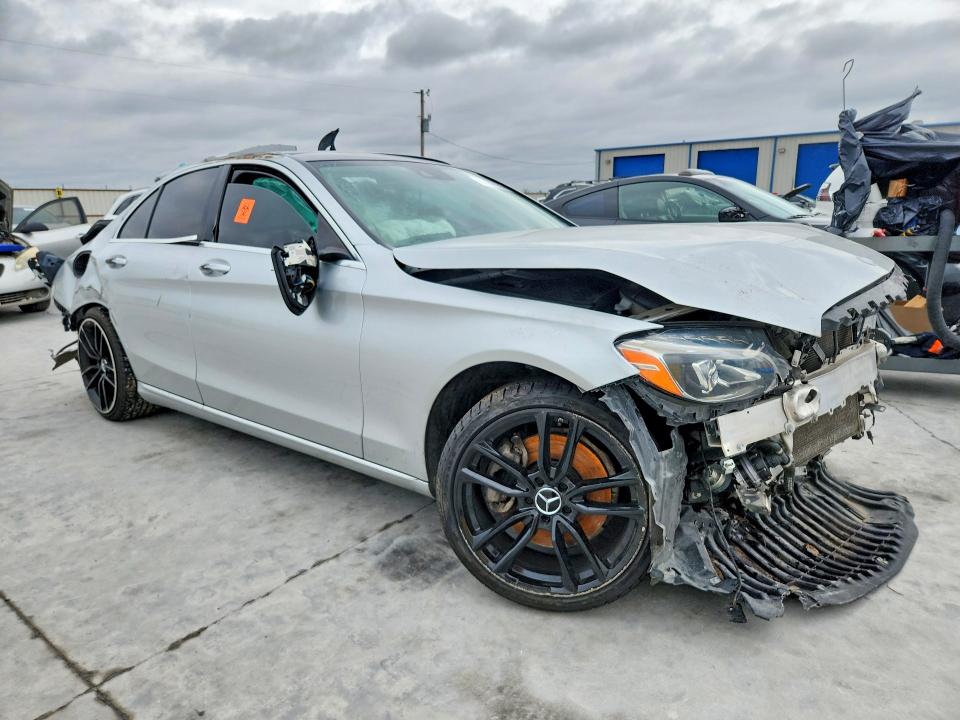 52206366 :رقم المزاد ، 55SWF4JB6HU207259 vin ، 2017 Mercedes-benz C مزاد بيع