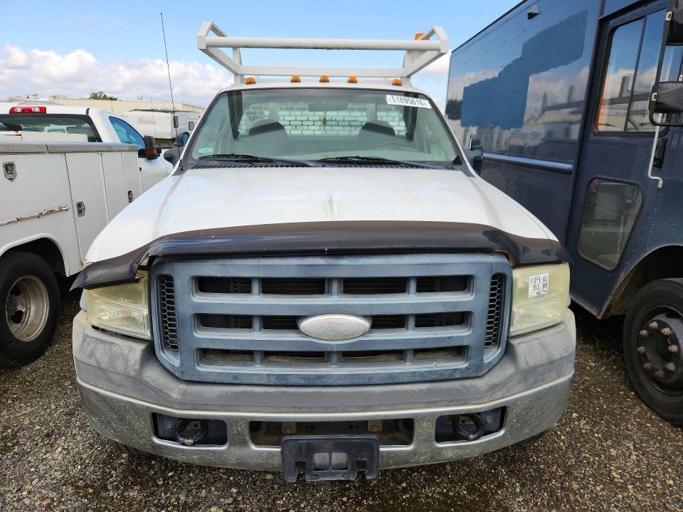 51895616 :رقم المزاد ، 1FDAF56PX7EA92330 vin ، 2007 Ford F550 مزاد بيع