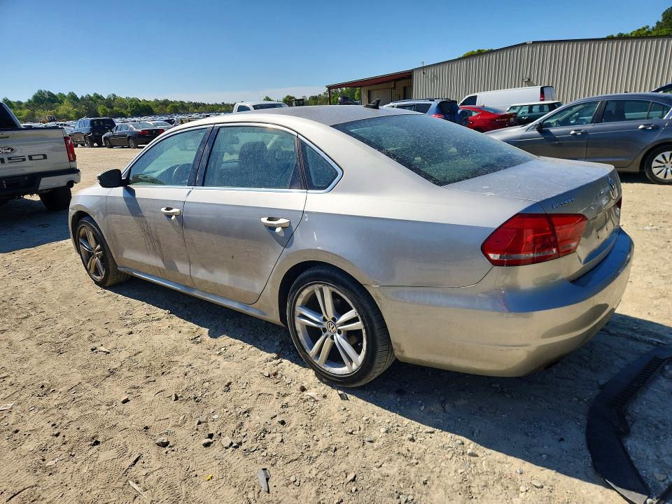 51490226 :رقم المزاد ، 1VWBS7A32EC046582 vin ، 2014 Volkswagen Passat مزاد بيع