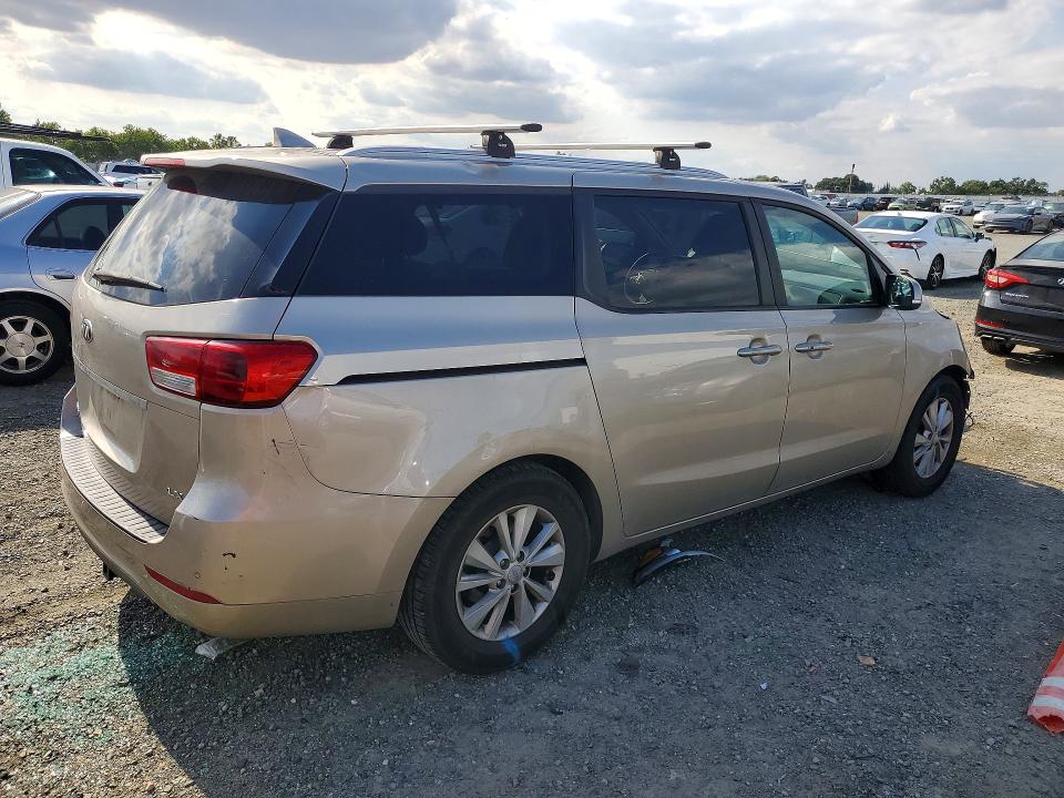 55477856 :رقم المزاد ، KNDMB5C16H6243723 vin ، 2017 Kia Sedona مزاد بيع