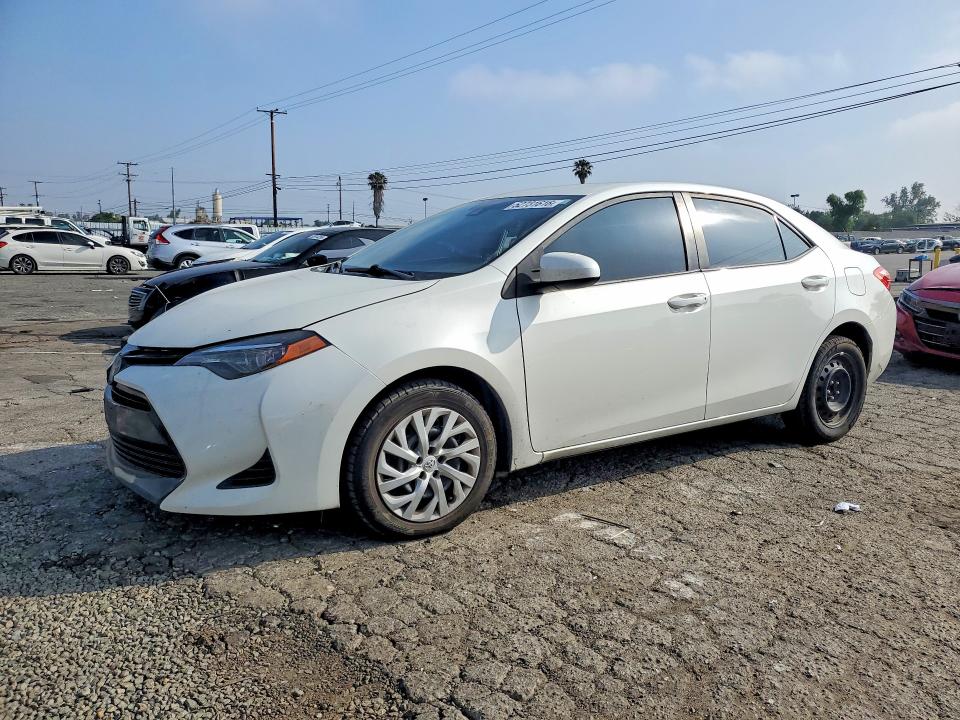 Продаж на аукціоні авто 2018 Toyota Corolla, vin: 5YFBURHE8JP790236, номер лоту: 52731616