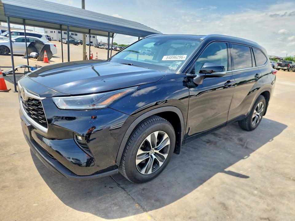 Продажа на аукционе авто 2021 Toyota Highlander, vin: 5TDGZRBHXMS120399, номер лота: 54896296