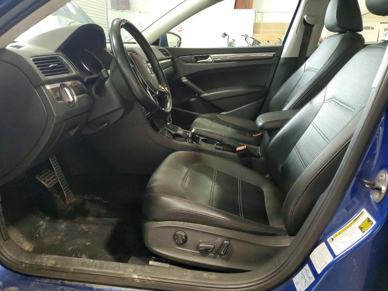 52906856 :رقم المزاد ، 1VWBT7A37HC009853 vin ، 2017 Volkswagen Passat مزاد بيع