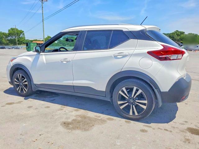 52360156 :رقم المزاد ، 3N1CP5CU3JL538039 vin ، 2018 Niss Kicks مزاد بيع