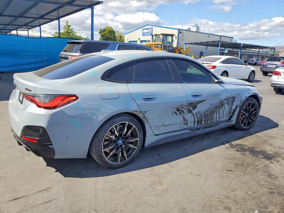 54668066 :رقم المزاد ، WBY33AW08PFR39954 vin ، 2023 Bmw I4 مزاد بيع