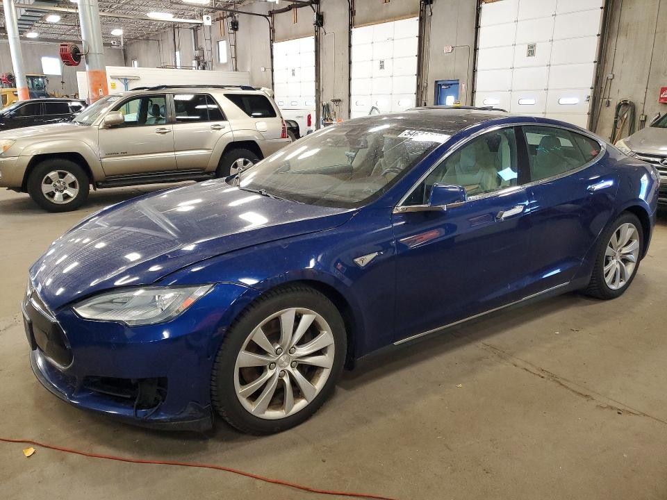 Продажа на аукционе авто 2015 Tesla Model S, vin: 5YJSA1S27FF090736, номер лота: 54631726