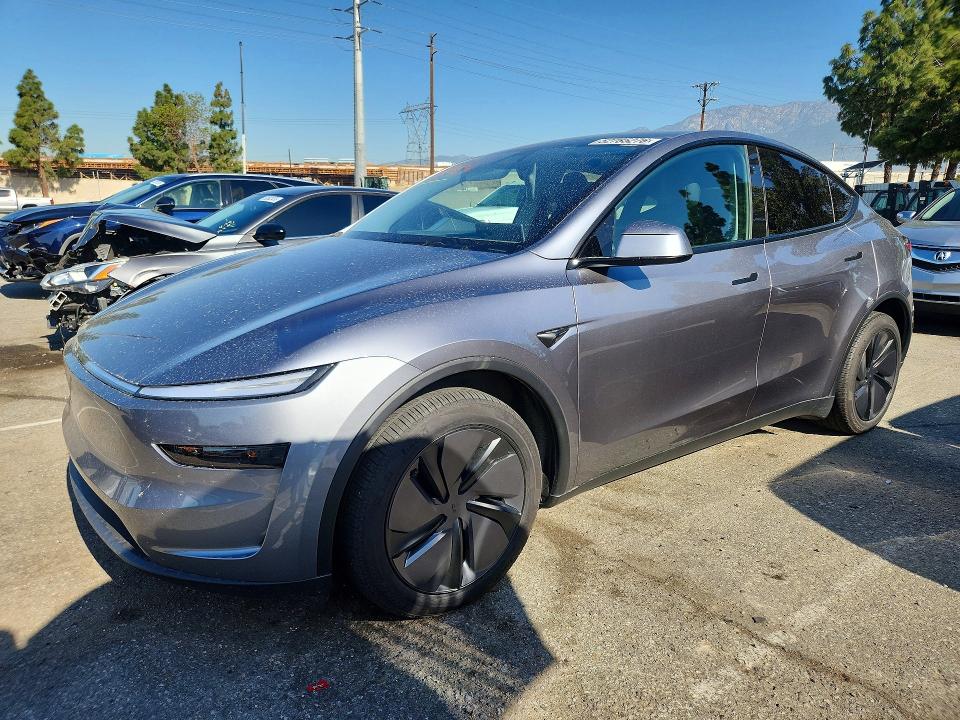 52785276 :رقم المزاد ، 7SAYGDED6TA430588 vin ، 2026 Tesla Model Y مزاد بيع