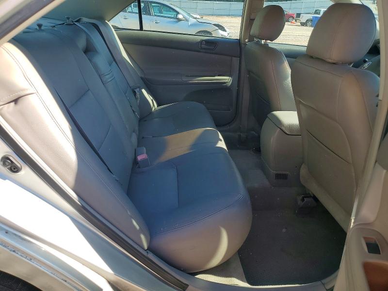 52824926 :رقم المزاد ، 4T1BE32KX4U812913 vin ، 2004 Toyota Camry مزاد بيع