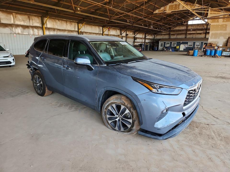 Продажа на аукционе авто 2022 Toyota Highlander, vin: 5TDHZRAHXNS121754, номер лота: 54090586