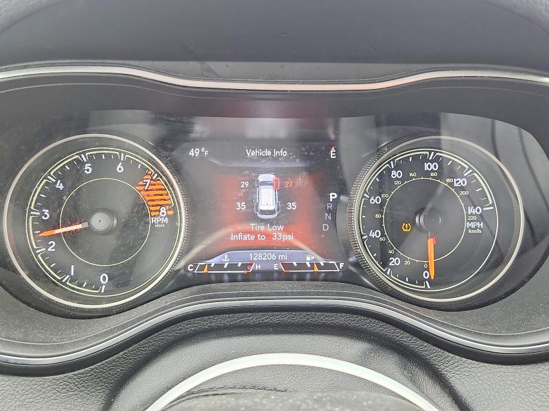 52326596 :رقم المزاد ، 1C4PJMDXXKD335353 vin ، 2019 Jeep Cherokee مزاد بيع
