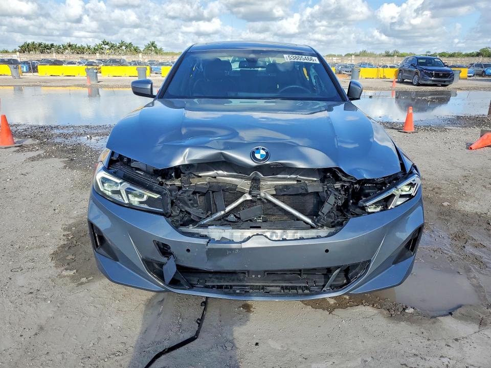 53805466 :رقم المزاد ، 3MW89FF02P8D04365 vin ، 2023 Bmw 330xi مزاد بيع
