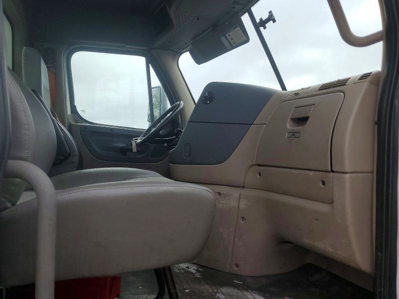 Продажа на аукционе авто 2019 Freightliner Cascadia 113, vin: 3AKJGBDV9KDJW2049, номер лота: 51175326