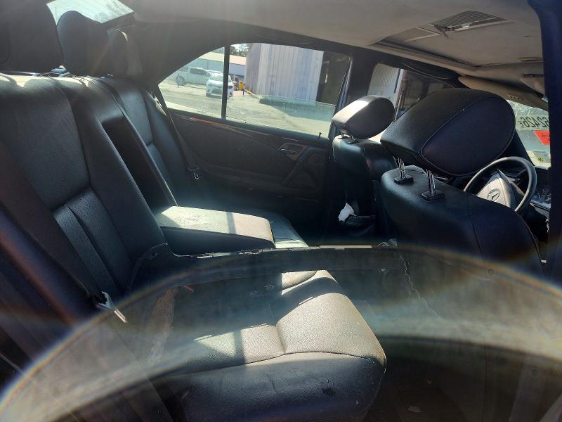 52862426 :رقم المزاد ، WDBJF55FXVA298604 vin ، 1997 Mercedes-benz E مزاد بيع
