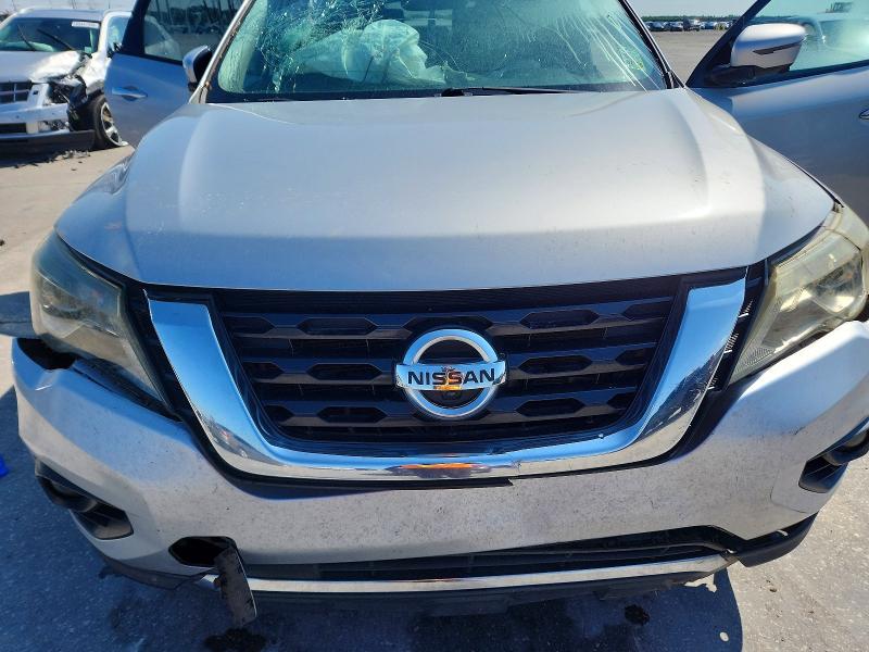 53224646 :رقم المزاد ، 5N1DR2MN1HC601237 vin ، 2017 Nissan Pathfinder مزاد بيع