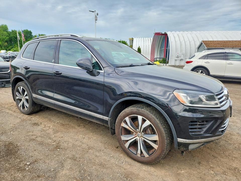 54669356 :رقم المزاد ، WVGRF7BP9HD000586 vin ، 2017 Volkswagen Touareg مزاد بيع