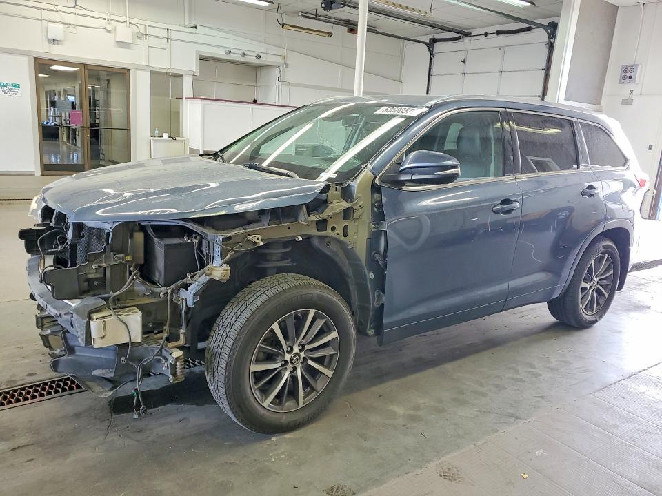 53600576 :رقم المزاد ، 5TDJZRFH0HS511535 vin ، 2017 Toyota Highlander مزاد بيع