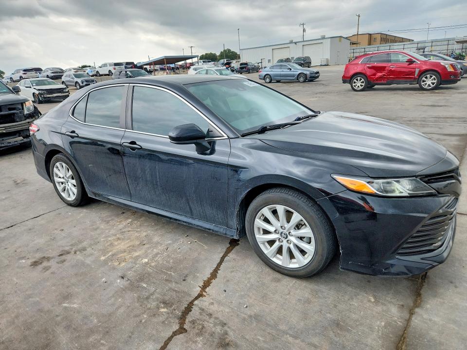 54061426 :رقم المزاد ، 4T1B11HK5KU721097 vin ، 2019 Toyota Camry مزاد بيع