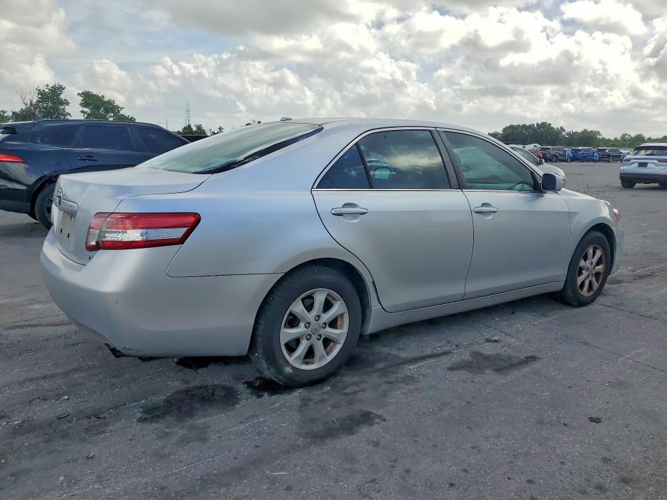 55162116 :رقم المزاد ، 4T1BF3EKXBU123380 vin ، 2011 Toyota Camry مزاد بيع